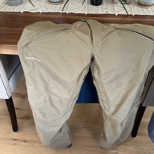 Patagonia men’s snow pants